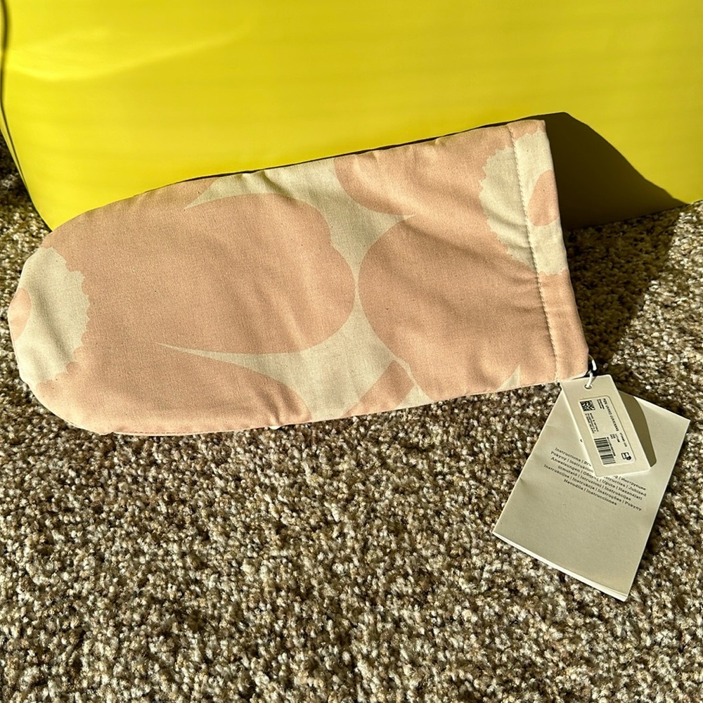 Marimekko Pieni Unikko Oven Mitt NWT 💖